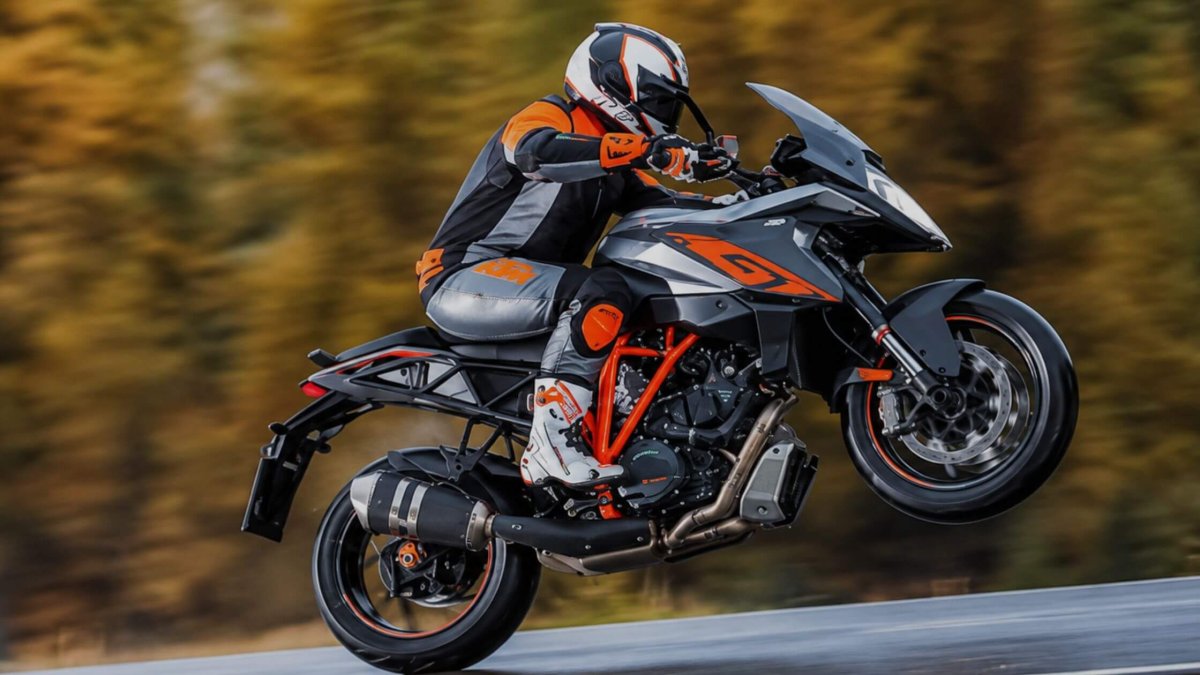 KTM SUPER DUKE 1290 GT: Confort a alta velocidad