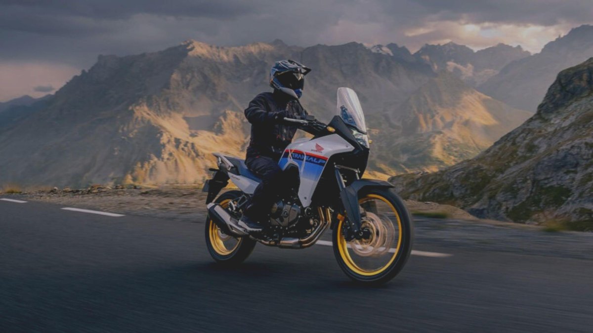 Domina la carretera y la montaña con la Honda XL750 Transalp