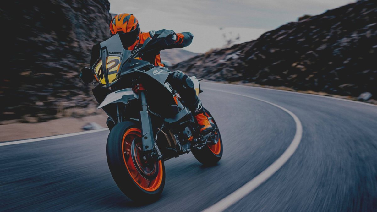 KTM 890 SMT 2023: Desata el poder de la Supermoto en largas distancias