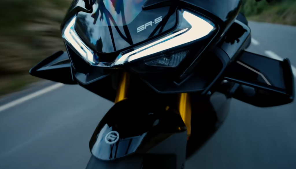 CFMoto 750 SR‑S 2025: La deportiva tetracilíndrica que nadie esperaba