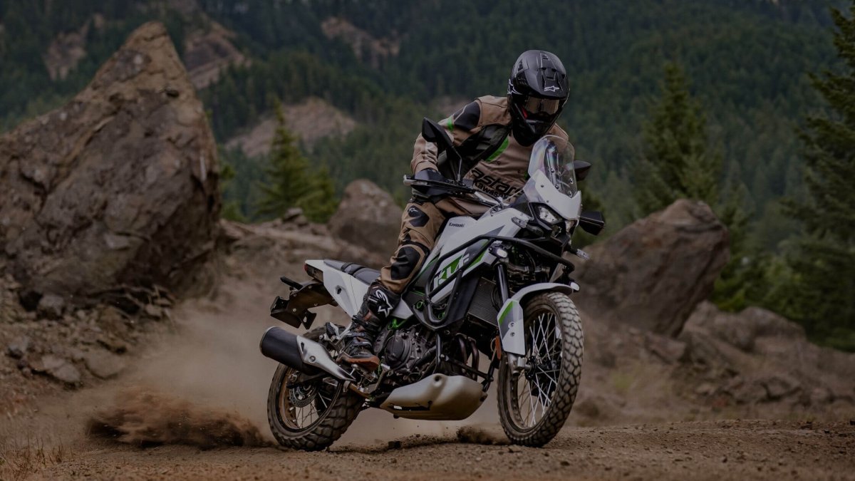 ¡Vuelve una leyenda! Descubre la Kawasaki KLE 500 2026