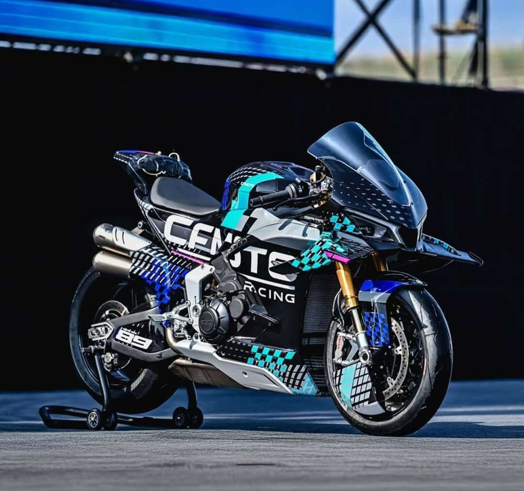 Vista de la CFMOTO 1000 V4 SR-RR