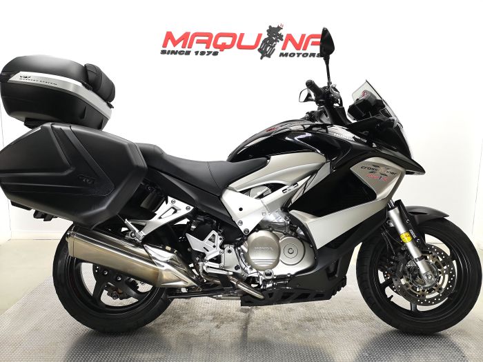 CROSSRUNNER VFR800X