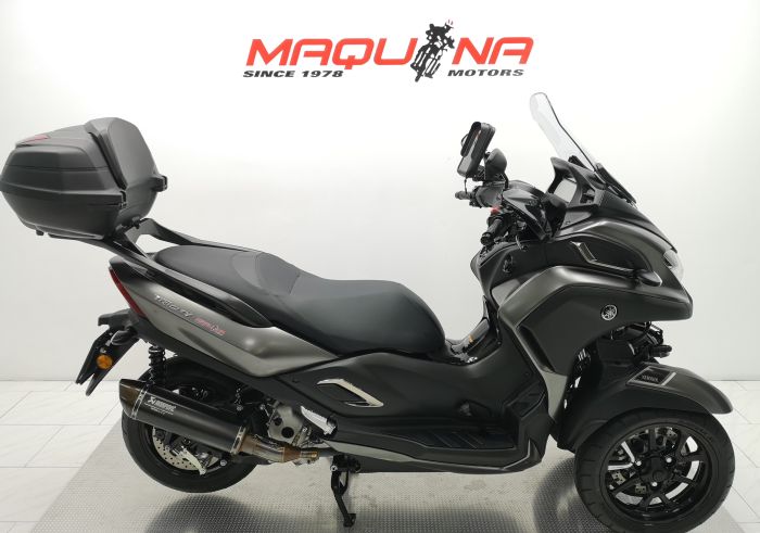 TRICITY 300