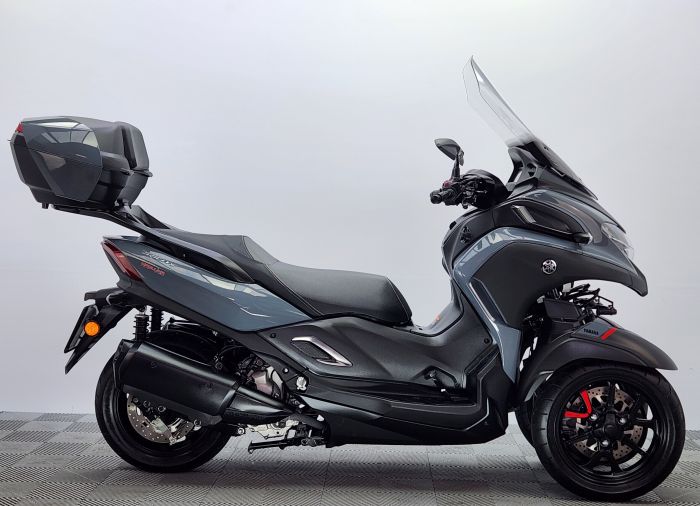 TRICITY 300
