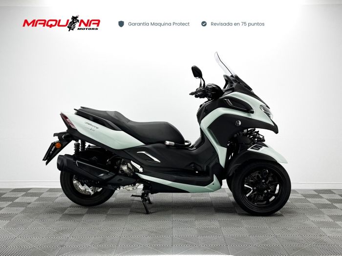 TRICITY 300