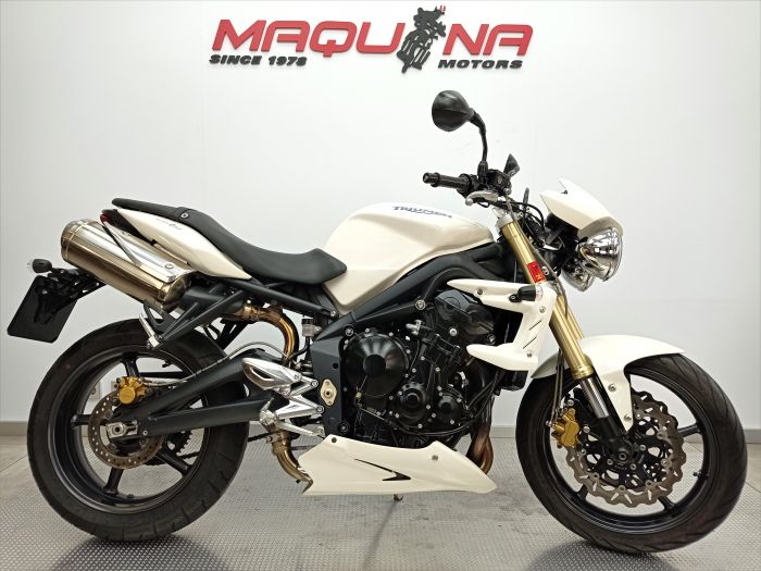 STREET TRIPLE