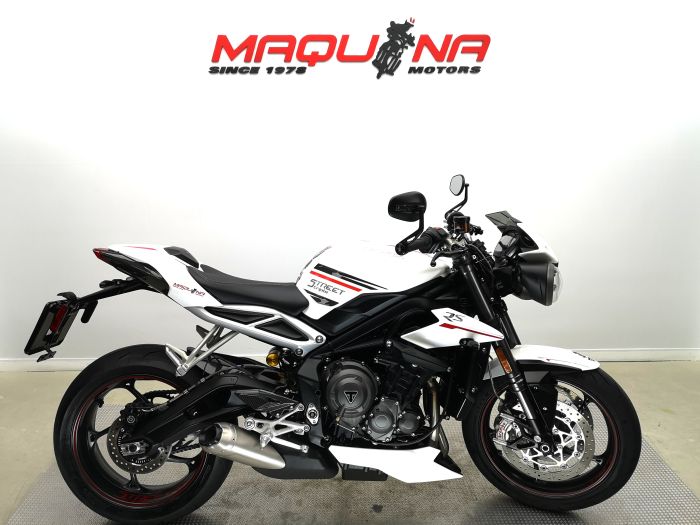STREET TRIPLE RS