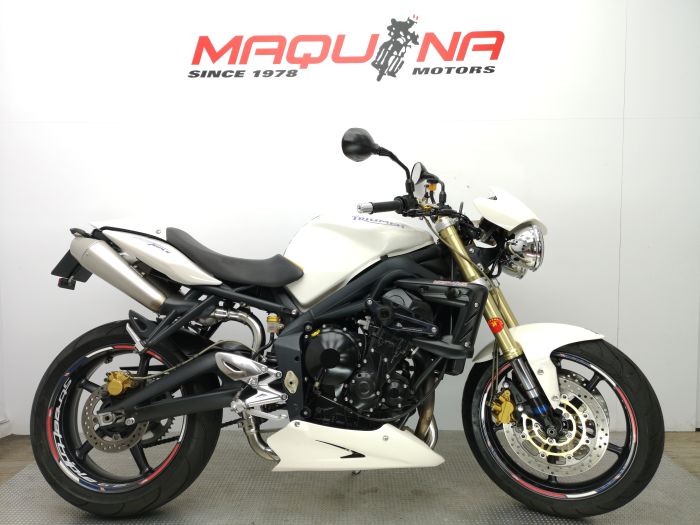 STREET TRIPLE