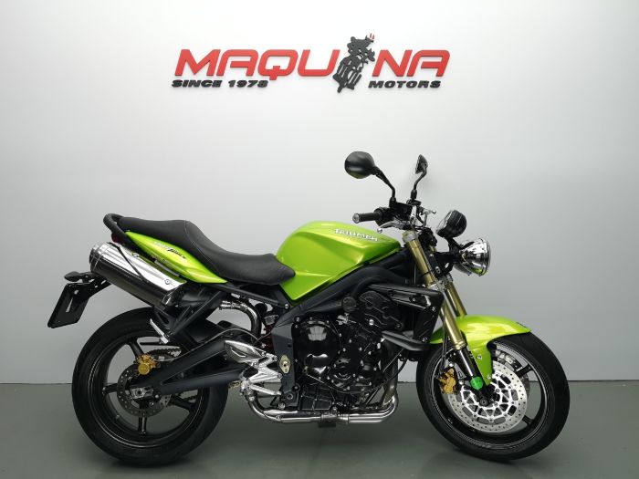 STREET TRIPLE