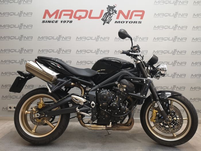 STREET TRIPLE R