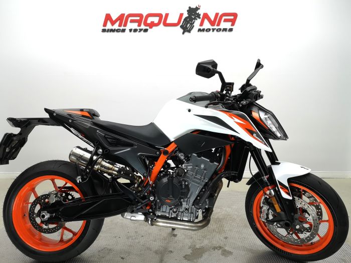890 DUKE R