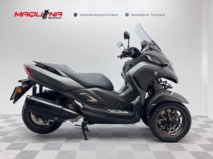 TRICITY 300