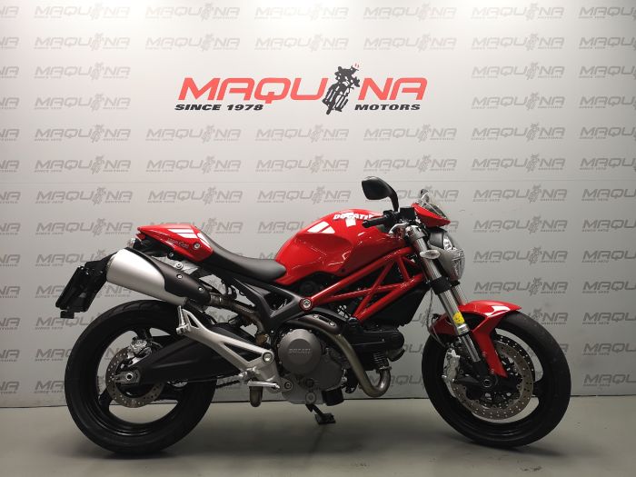 MONSTER 696