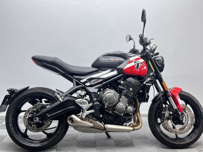TRIUMPH TRIDENT 660