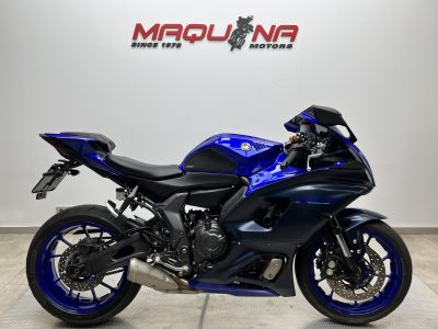 YAMAHA R7